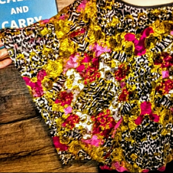 Cato Top Size 26/28W Dolman Floral Zebra Print - Picture 6 of 10